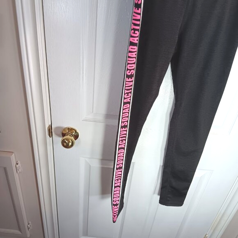 H&M Sport Girls Charcoal Grey Leggings Pink 'Active Squad' Leg Graphics Size 14 - Picture 6 of 13